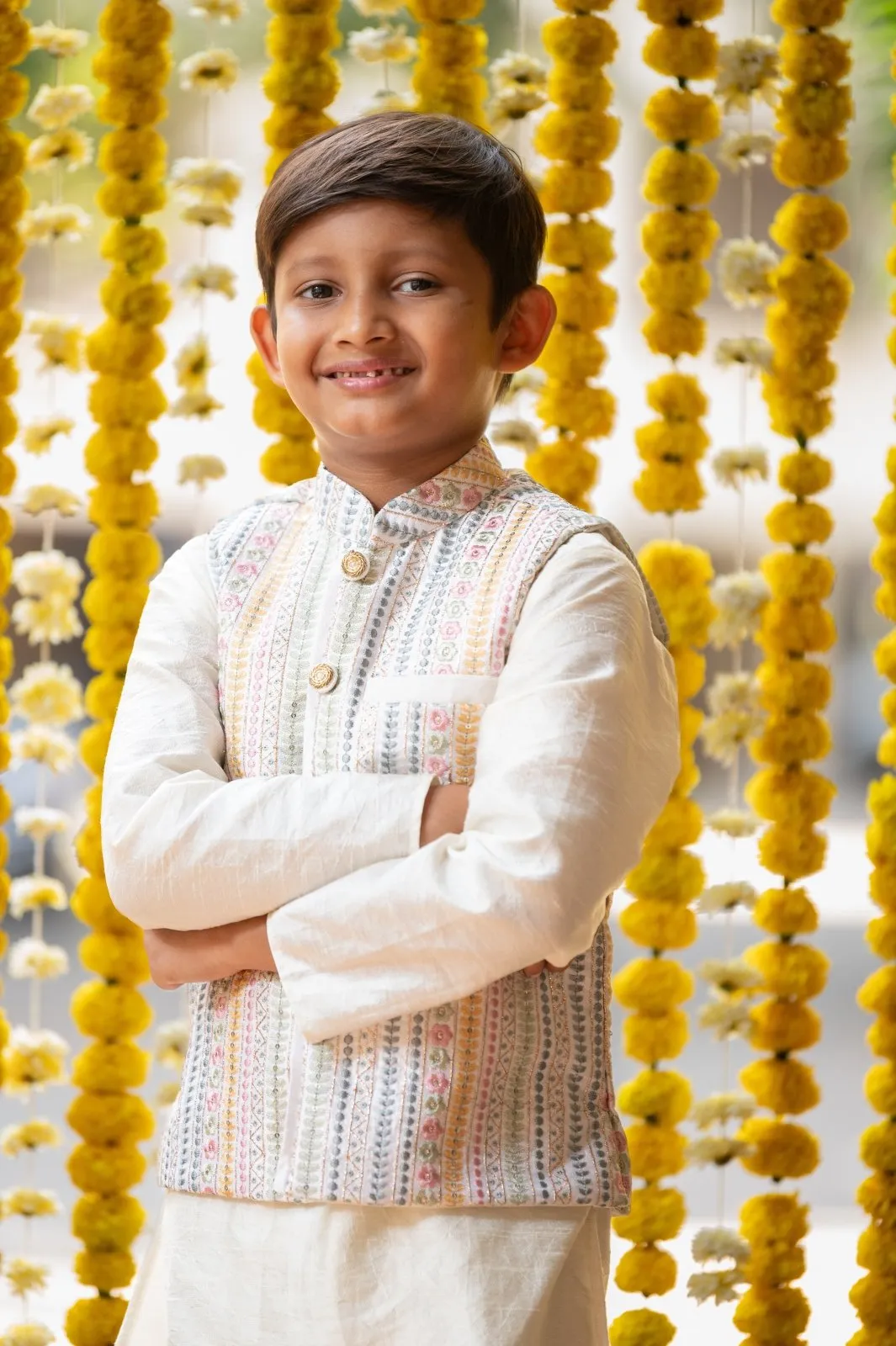 Ethnic Kurta With off white Embroidered Jacket And Pyjama