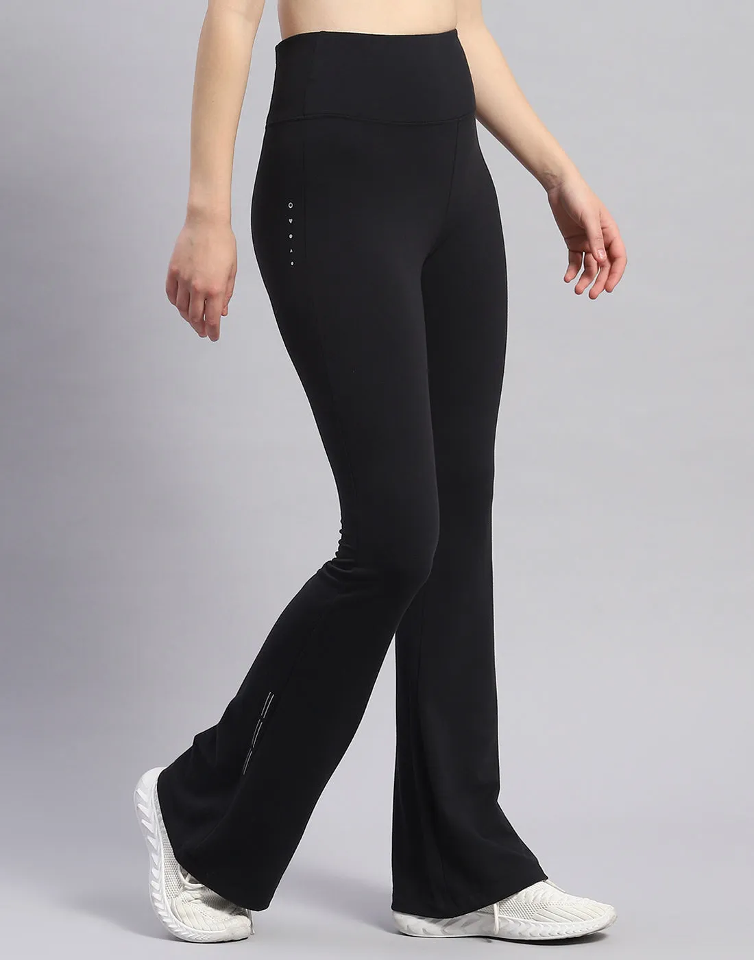 Women Black Solid Regular Fit Yoga Pant
