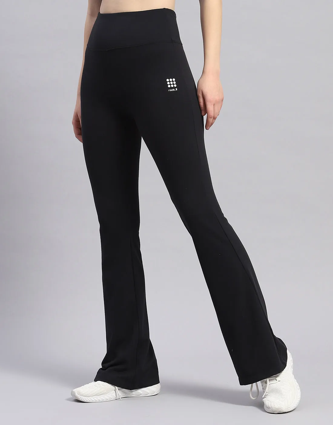Women Black Solid Regular Fit Yoga Pant