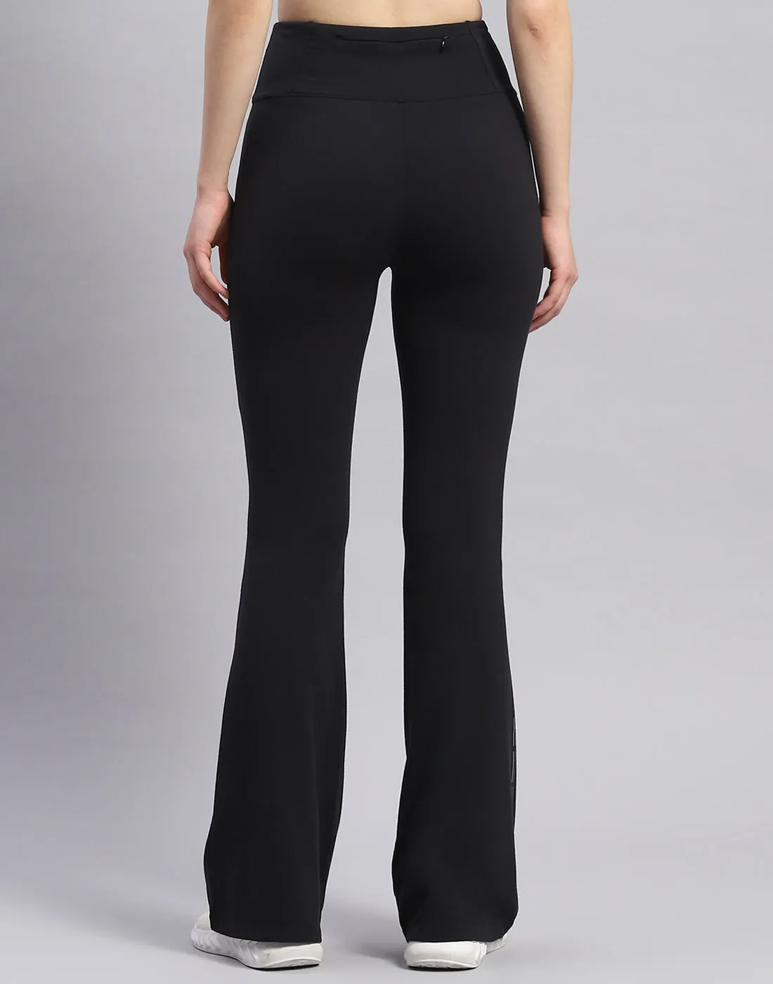 Women Black Solid Regular Fit Yoga Pant