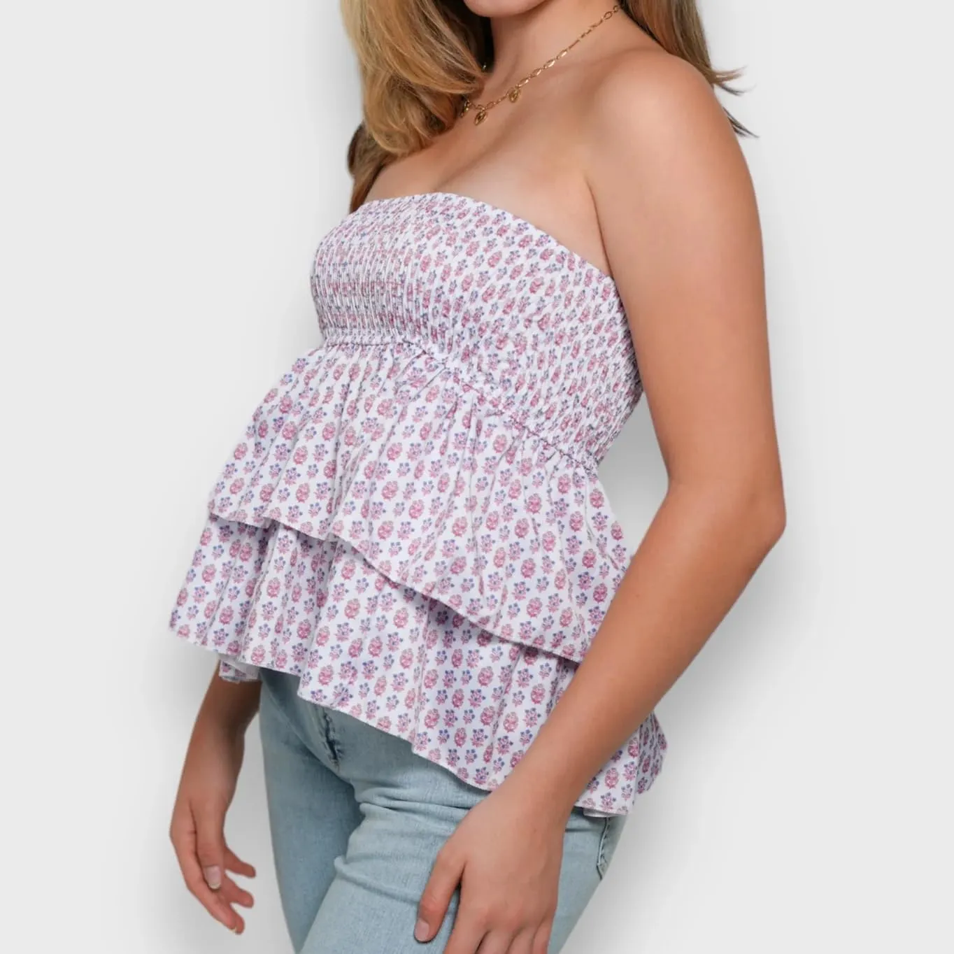 Women Y2k Strapless Tube Top Cute Sleeveless Ruffle Hem Babydoll Tank Top E-Girl Aesthetic Smocked Crop Top Clubwear